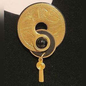 Vintage 1960s Goldtone disk and Black Resin Brooch with hummingbirds and flowers